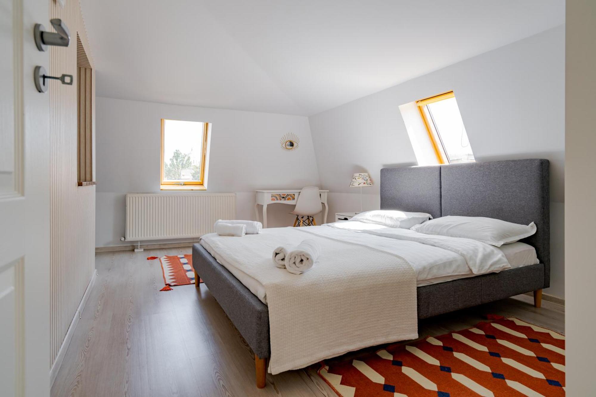 Central Muse Apartment Бухарест Екстер'єр фото
